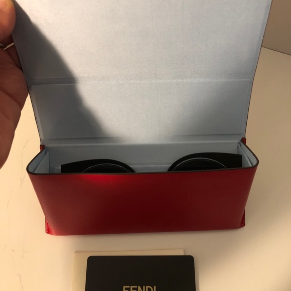 Fendi car Eye Sunglasses - Picture 5 of 6